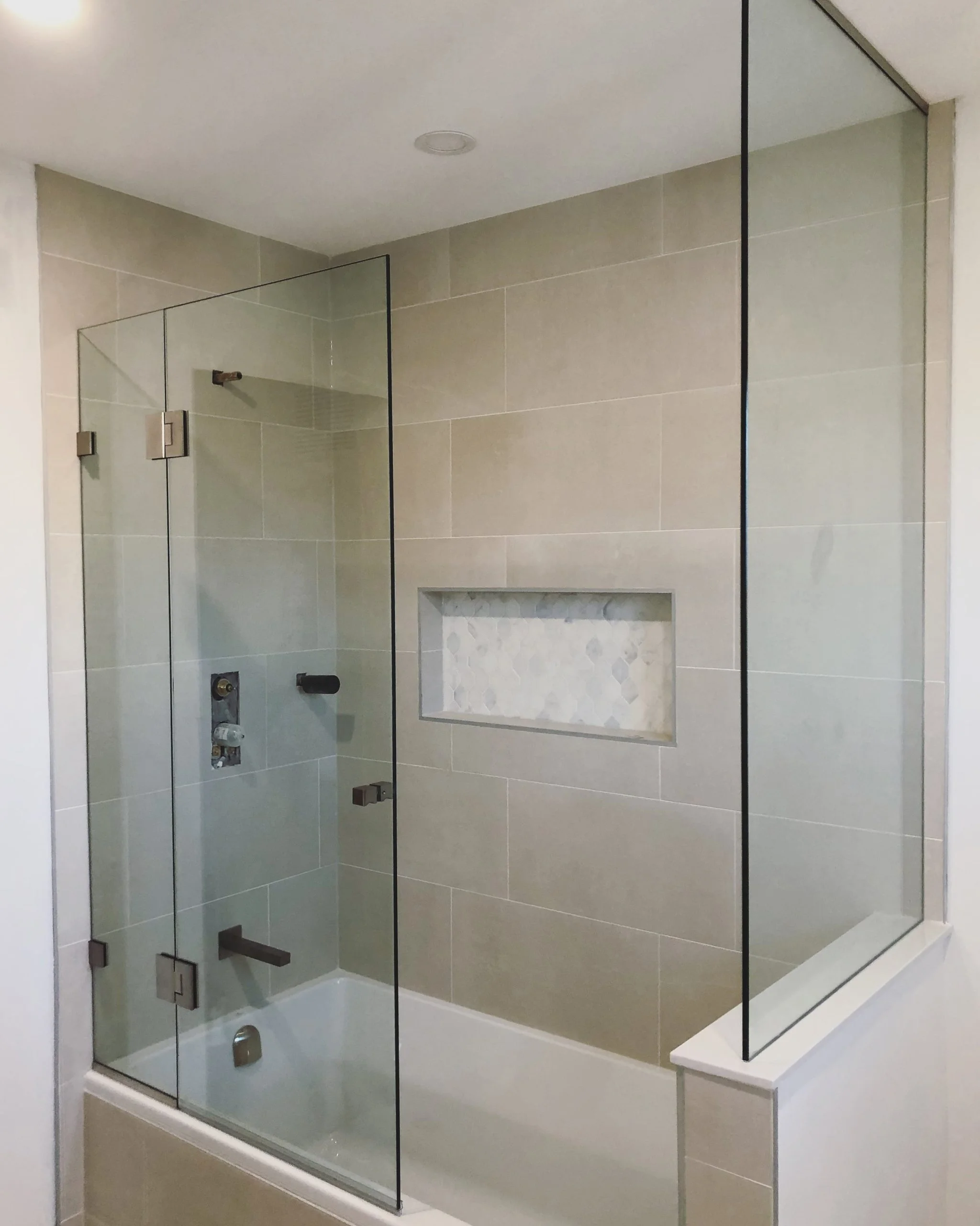 Bathtub Glass Enclosures in Toronto: Best Shower Door Company | Shower ...